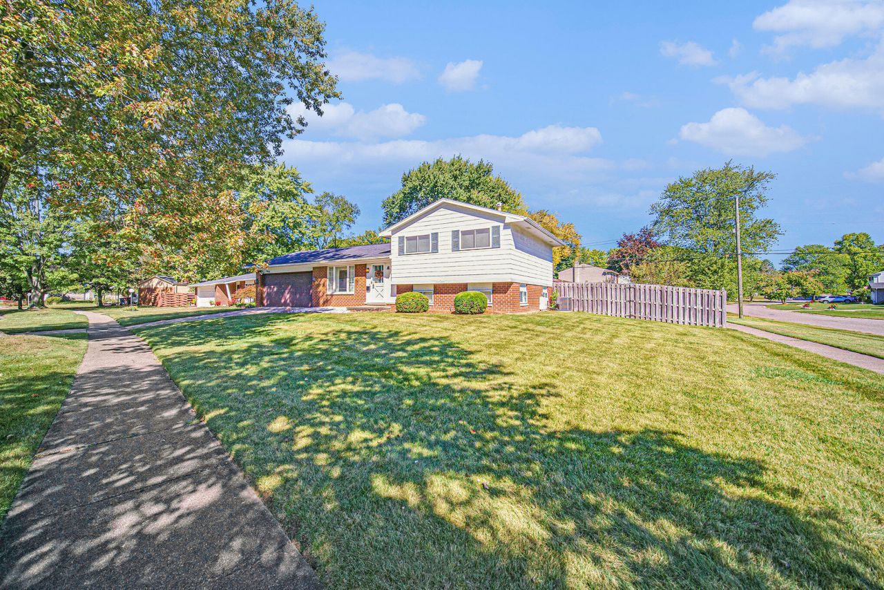 8843 Nottingham Drive, Ypsilanti, MI 48198 Main Photo