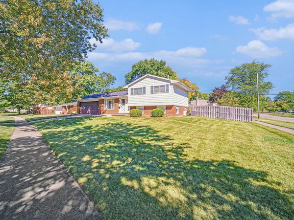 8843 Nottingham Drive, Ypsilanti, MI 48198