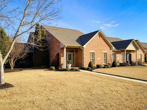 18 Jackson Way, Decatur, AL 35603