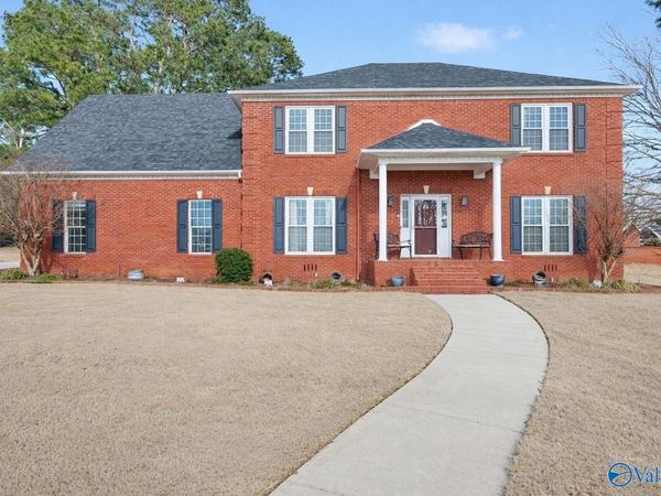 100 Thomas Woods Court, Huntsville, AL 35806