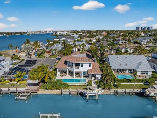 1330 MARLIN DR , NAPLES, FL 34102