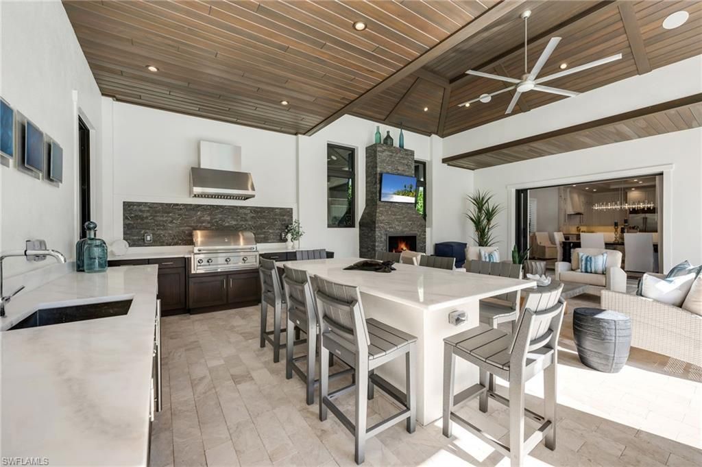 2025 Crayton Rd, Naples, FL 34102 Photo