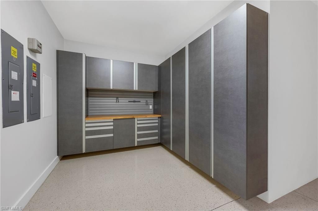 2025 Crayton Rd, Naples, FL 34102 Photo