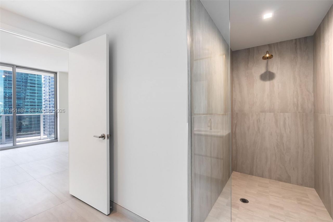 77 SE 5th St, Unit 3013, Miami, FL 33131 Photo