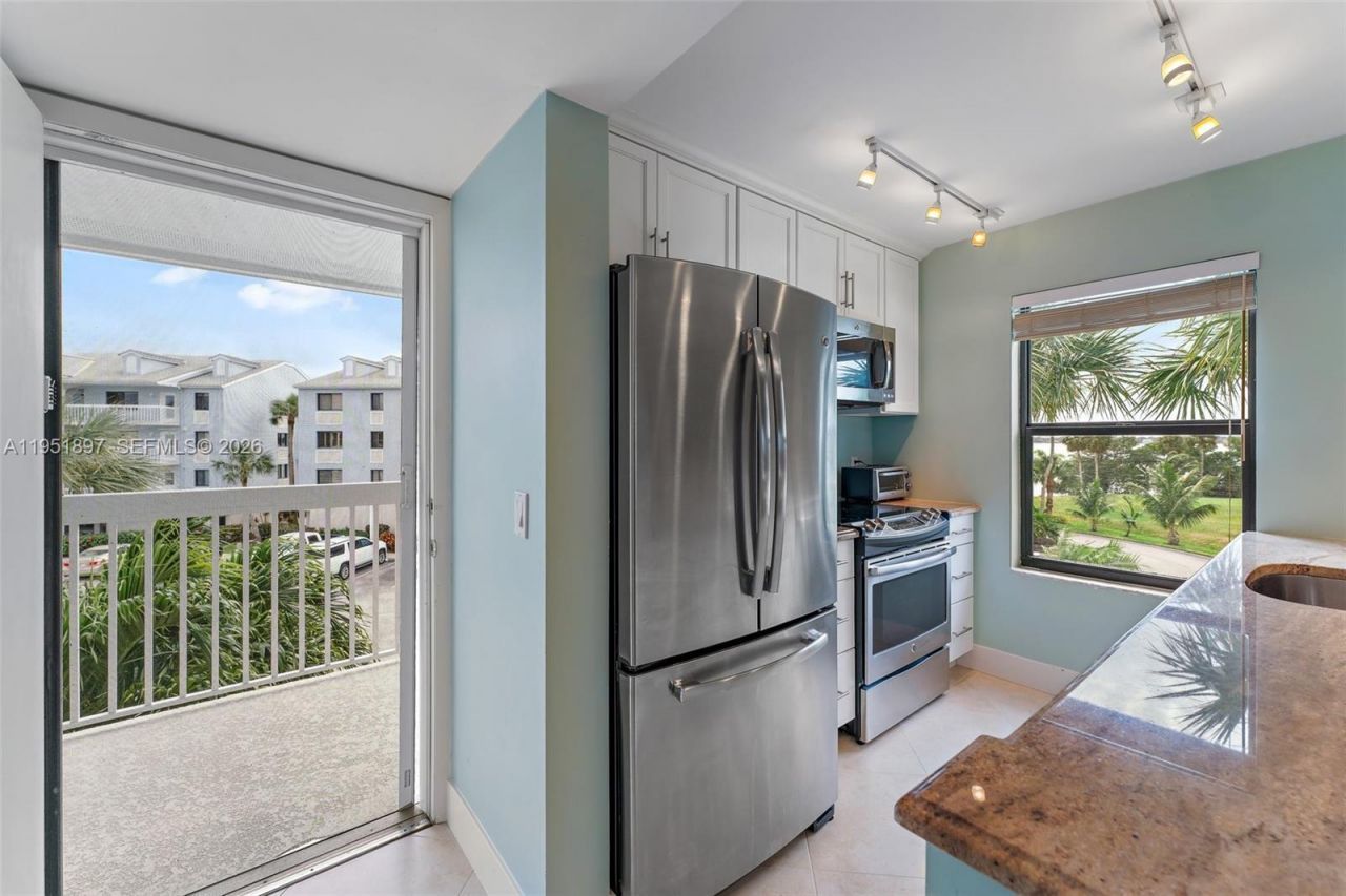 40 NE Plantation Rd, Unit 301, Hutchinson Island, FL 34996 Photo