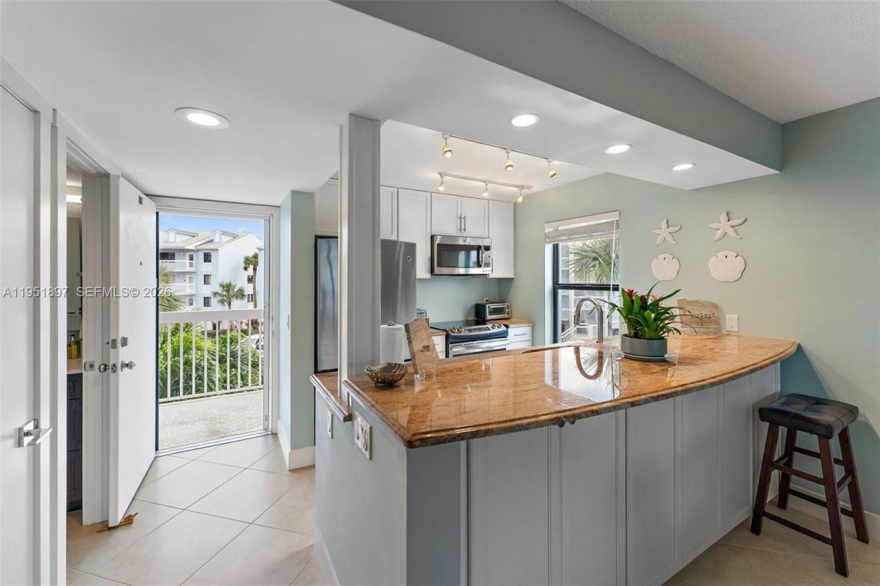 40 NE Plantation Rd, Unit 301, Hutchinson Island, FL 34996 Photo