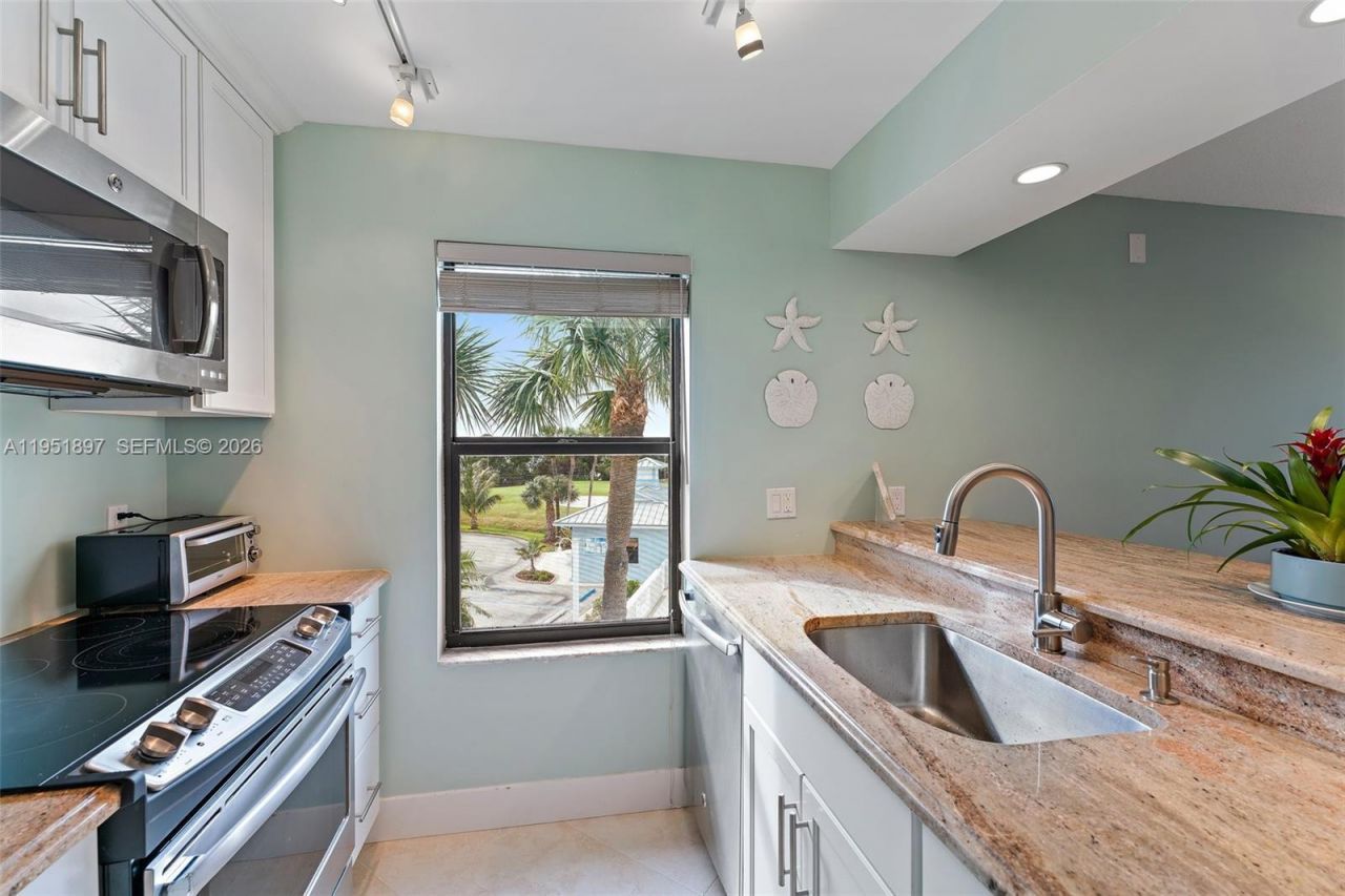 40 NE Plantation Rd, Unit 301, Hutchinson Island, FL 34996 Photo