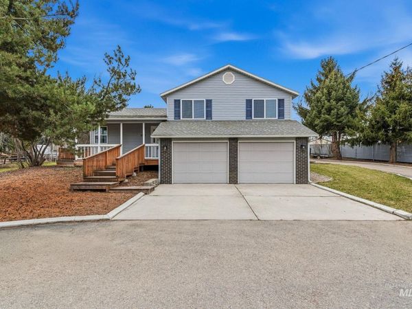 8911 W Victory Rd, Boise, ID 83709