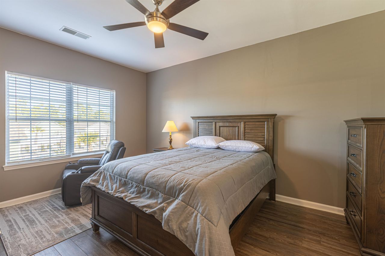 4585 Girvan Dr. Photo 16