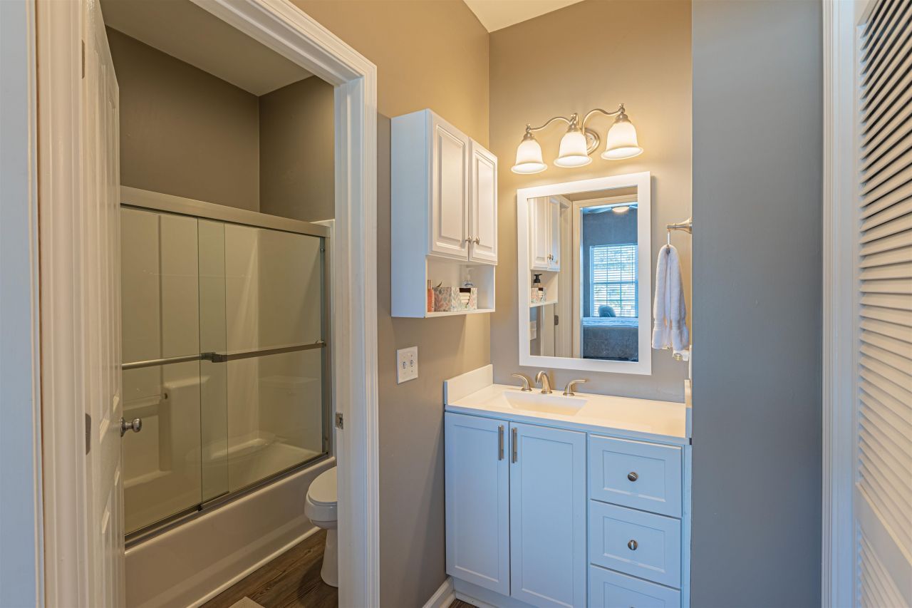 4585 Girvan Dr. Photo 18