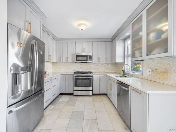 36 Brian Street, New Hyde Park, NY 11040