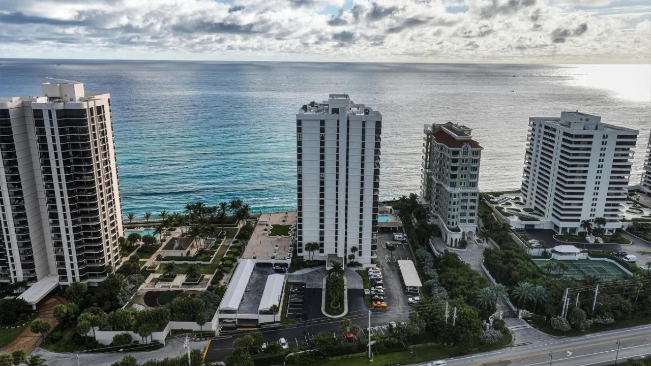 5380 N Ocean Drive, Unit 8c, Singer Island, FL 33404 Photo