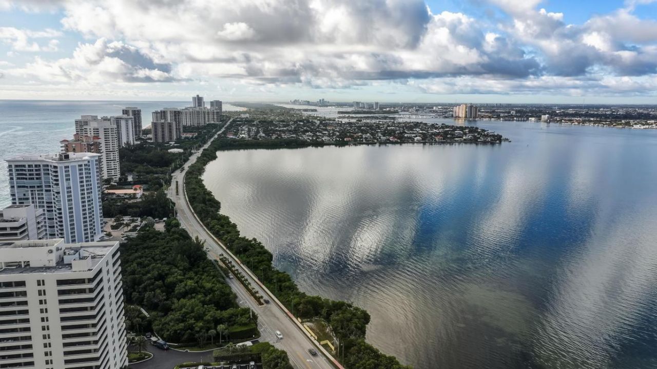 5380 N Ocean Drive, Unit 8c, Singer Island, FL 33404 Photo