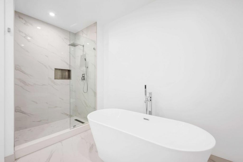 220 Lake Shore Drive, Unit 1908, Lake Park, FL 33403 Photo