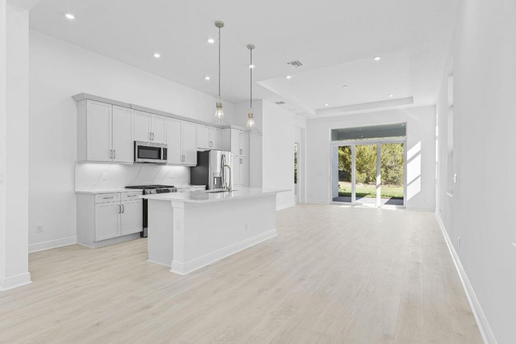 140 SE Via Tirso, Port Saint Lucie, FL 34952 Photo