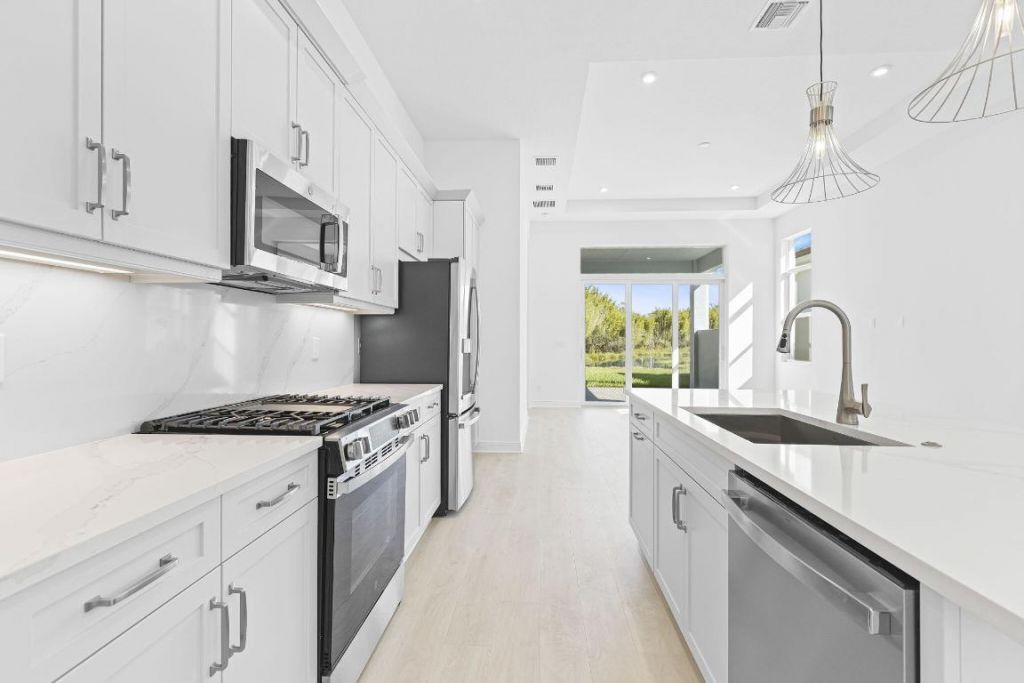 140 SE Via Tirso, Port Saint Lucie, FL 34952 Photo