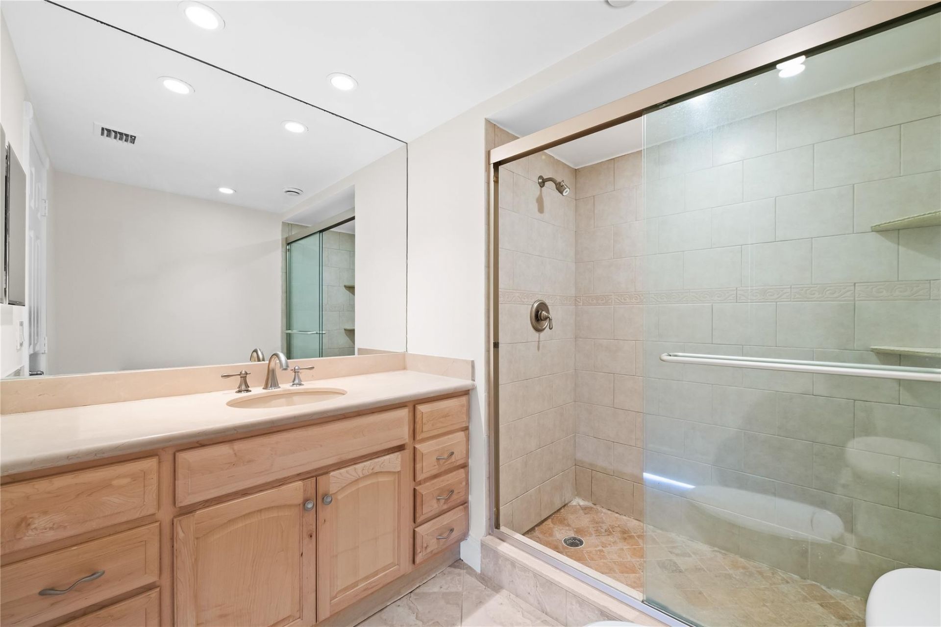 2701 N Ocean Boulevard, Unit 15C, Fort Lauderdale, FL 33308 Photo