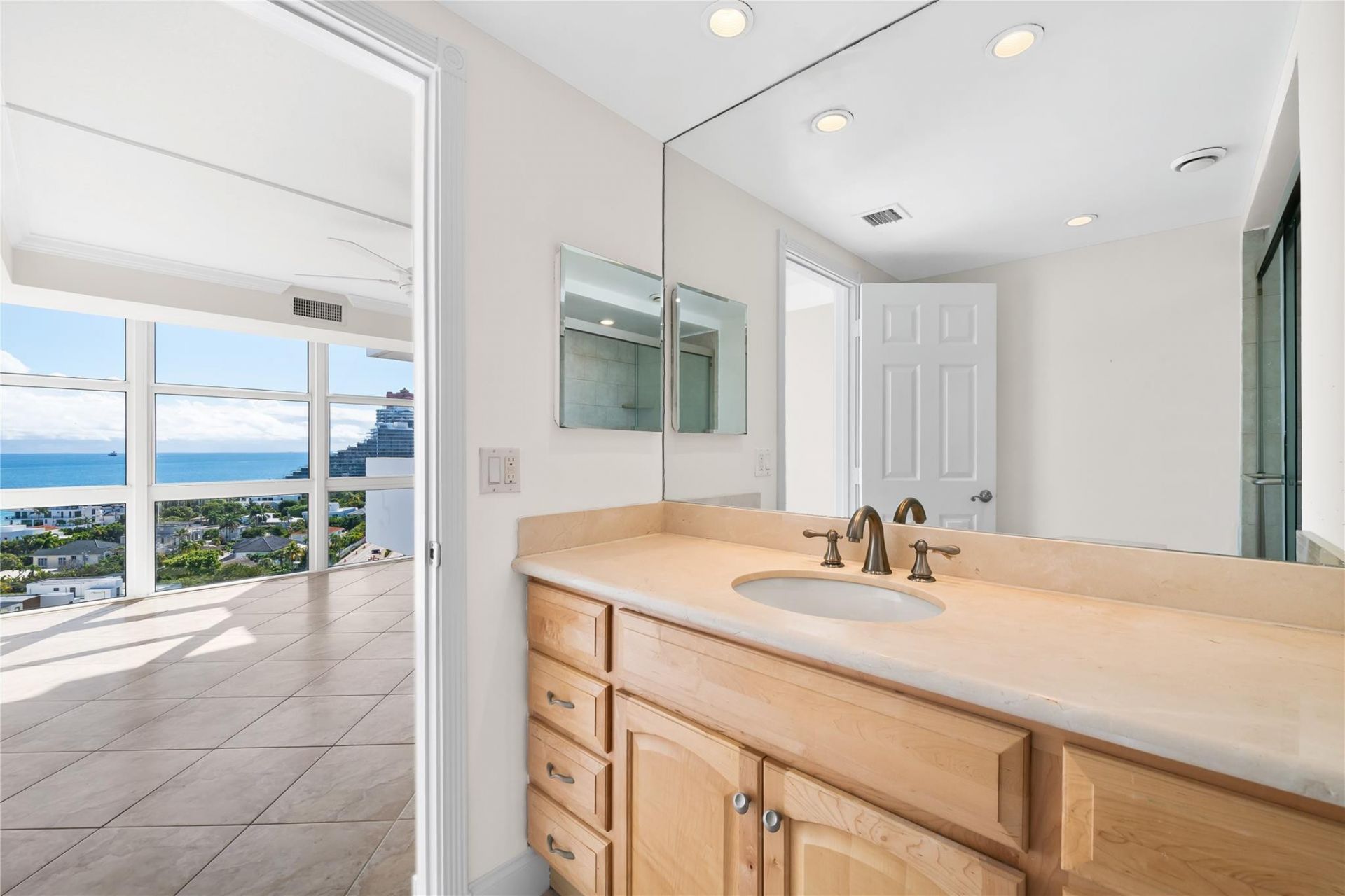 2701 N Ocean Boulevard, Unit 15C, Fort Lauderdale, FL 33308 Photo