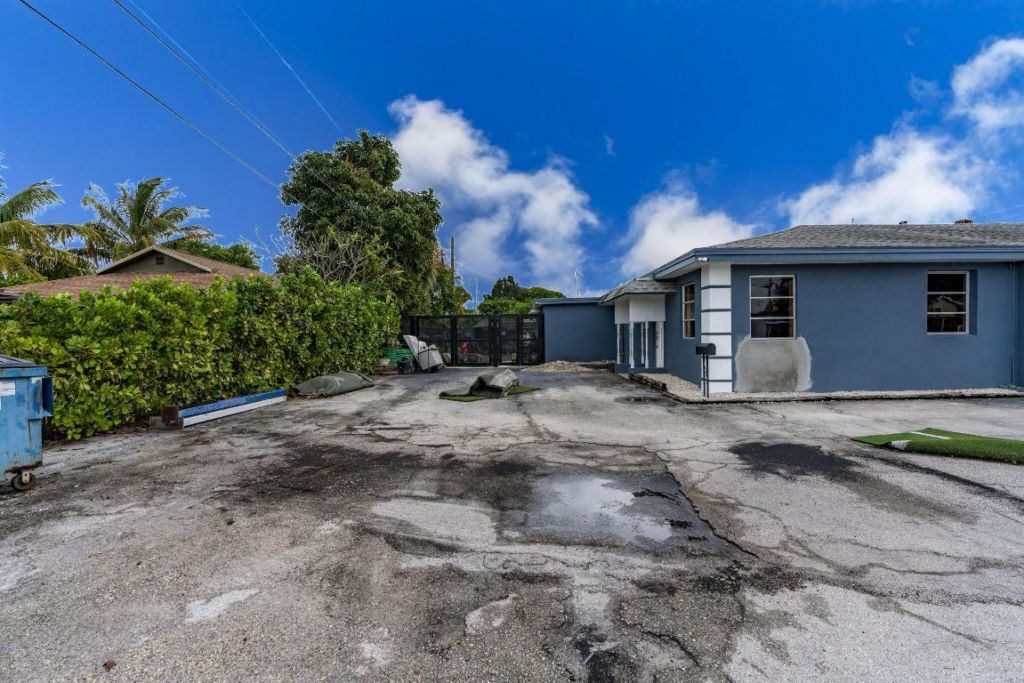 945 Miner Road, Lake Worth, FL 33462 Photo