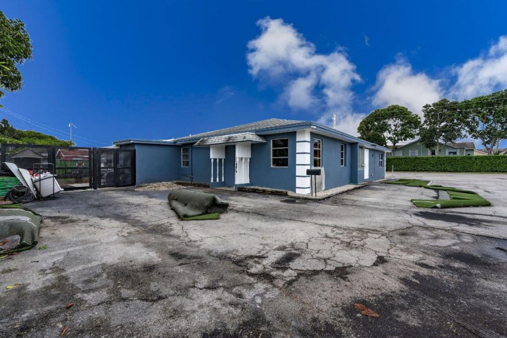 945 Miner Road, Lake Worth, FL 33462 Photo