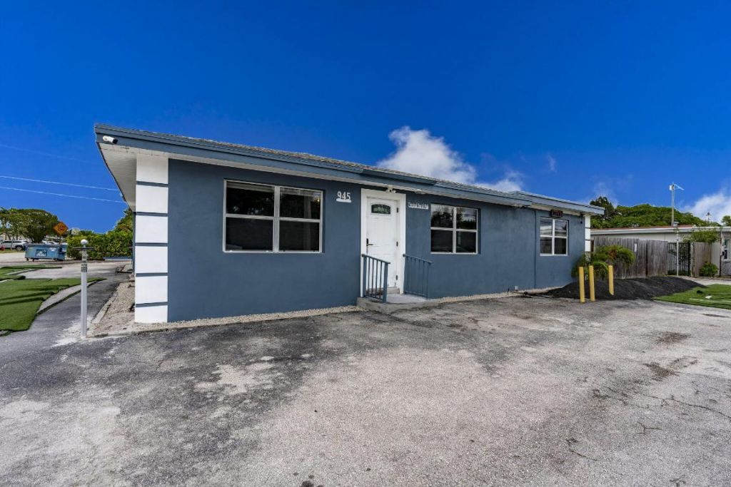 945 Miner Road, Lake Worth, FL 33462 Photo