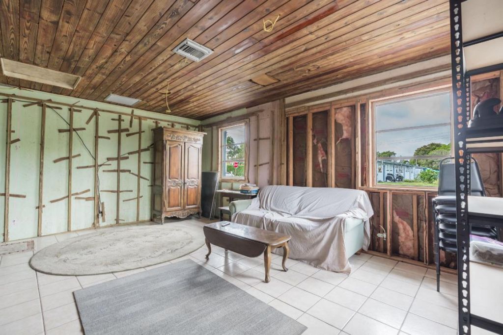 945 Miner Road, Lake Worth, FL 33462 Photo