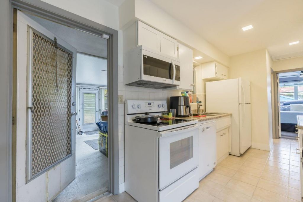 945 Miner Road, Lake Worth, FL 33462 Photo