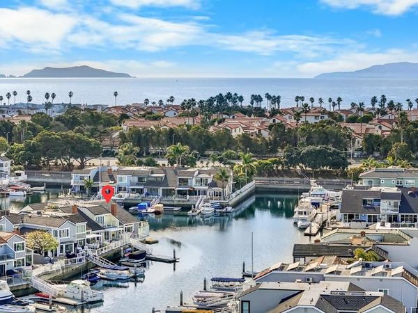 2221 Kingsbridge Lane, Oxnard, CA 93035