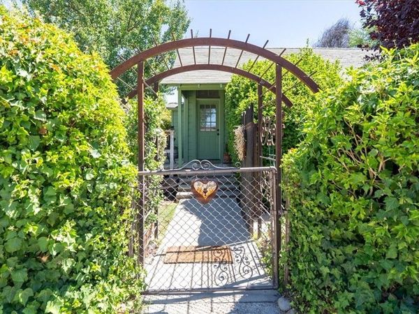 647 Vine Street, Paso Robles, CA 93446