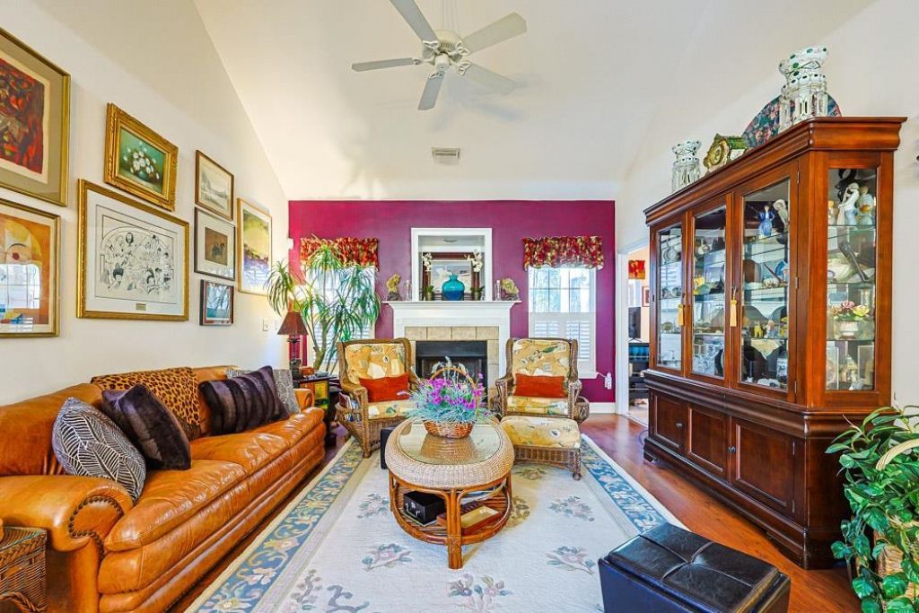 815 Botany Loop Photo 4