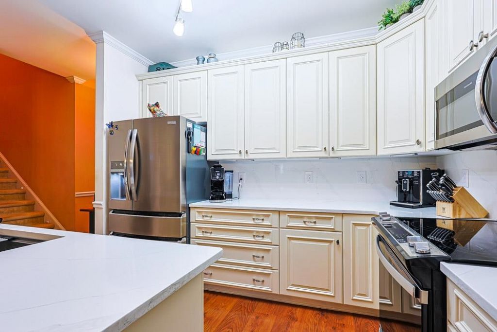 815 Botany Loop Photo 9