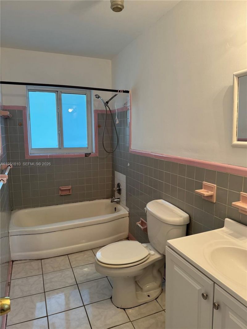 3535 NW 82nd St, Miami, FL 33147 Photo