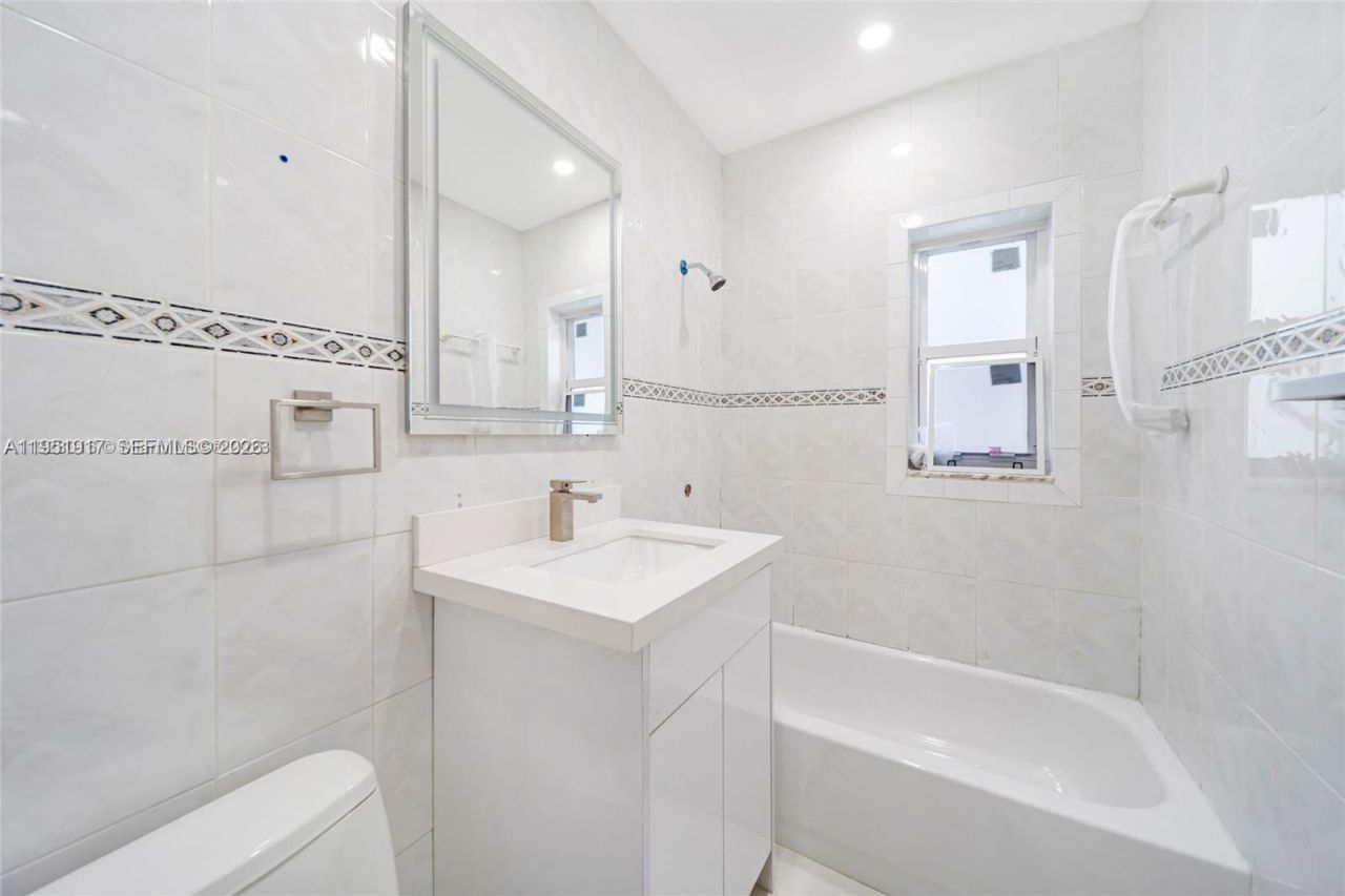 11020 NE 10th Ave, Unit 11022, Biscayne Park, FL 33161 Photo