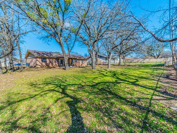 708 N Stewart Street, Azle, TX 76020