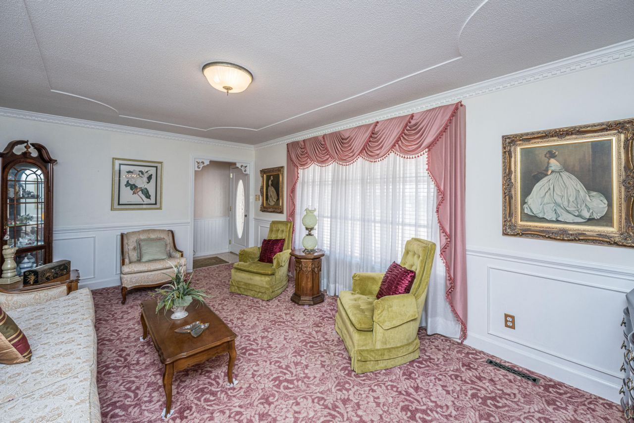 111 Weathers Street Photo 13