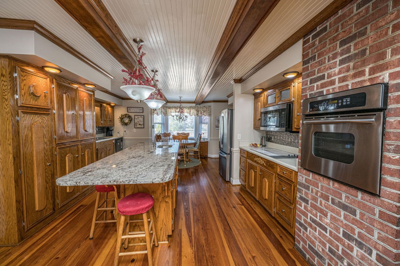 111 Weathers Street Photo 19