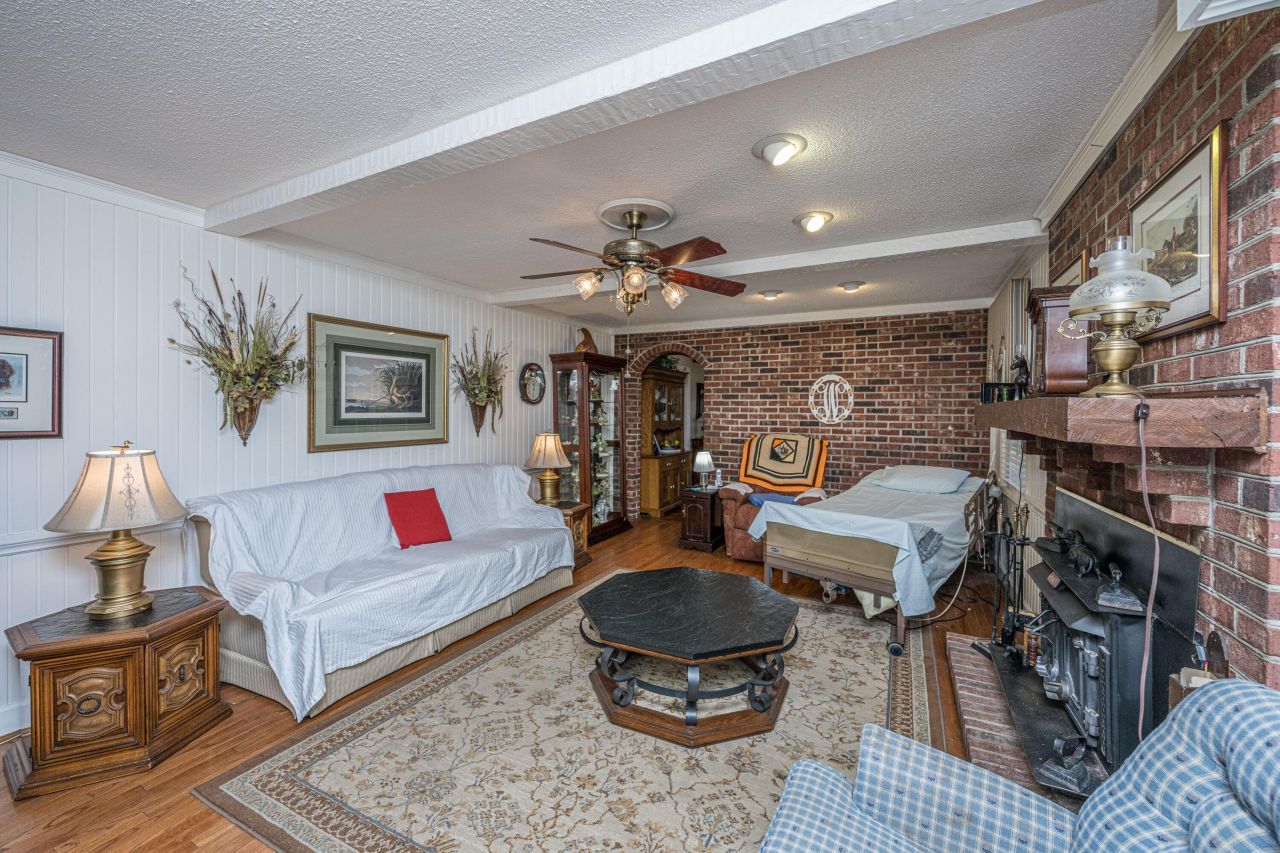 111 Weathers Street Photo 28