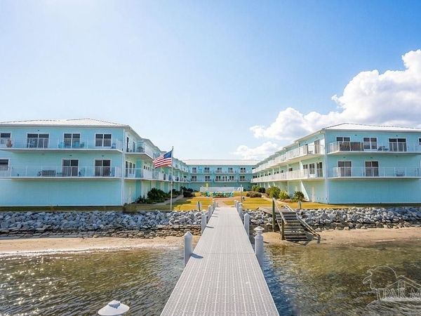 952 Sound Harbor Cir, Gulf Breeze, FL 32563