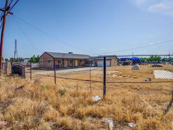 5915 Weedpatch Highway, Bakersfield, CA 93307