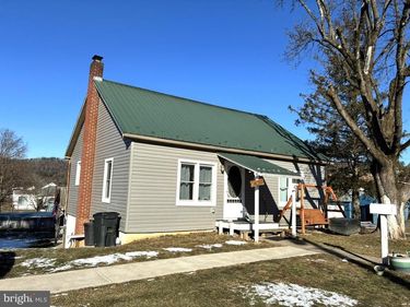 421 JAMES STREET, LOCK HAVEN, PA 17745