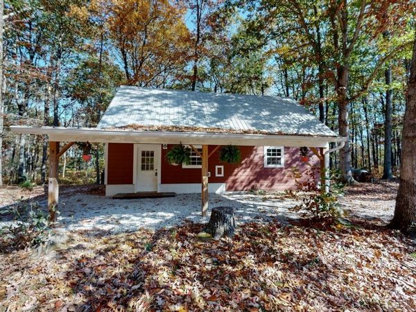 21 Foggy Mountain Ln, Belvidere, TN 37306