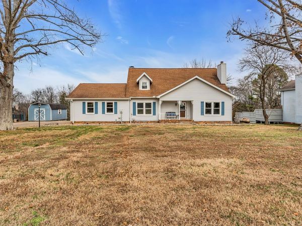 1208 Newmans Trl, Hendersonville, TN 37075