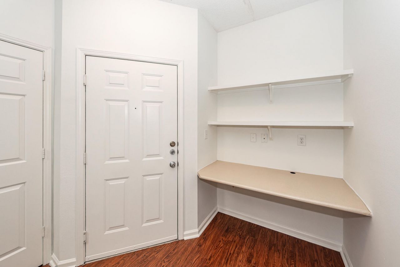 1714 Chatelain Way Photo 21