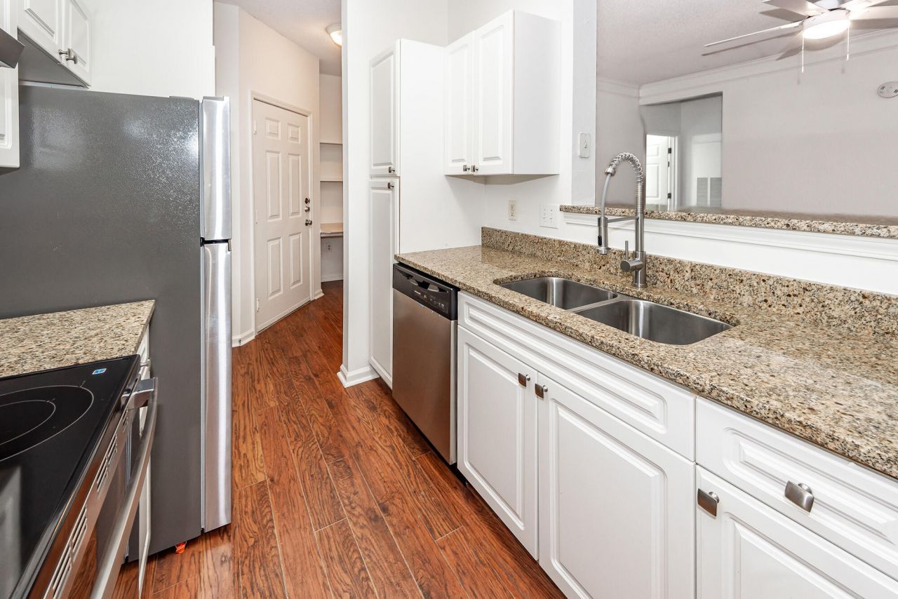 1714 Chatelain Way Photo 23