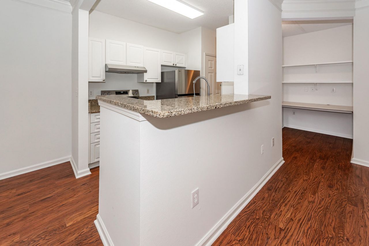 1714 Chatelain Way Photo 29