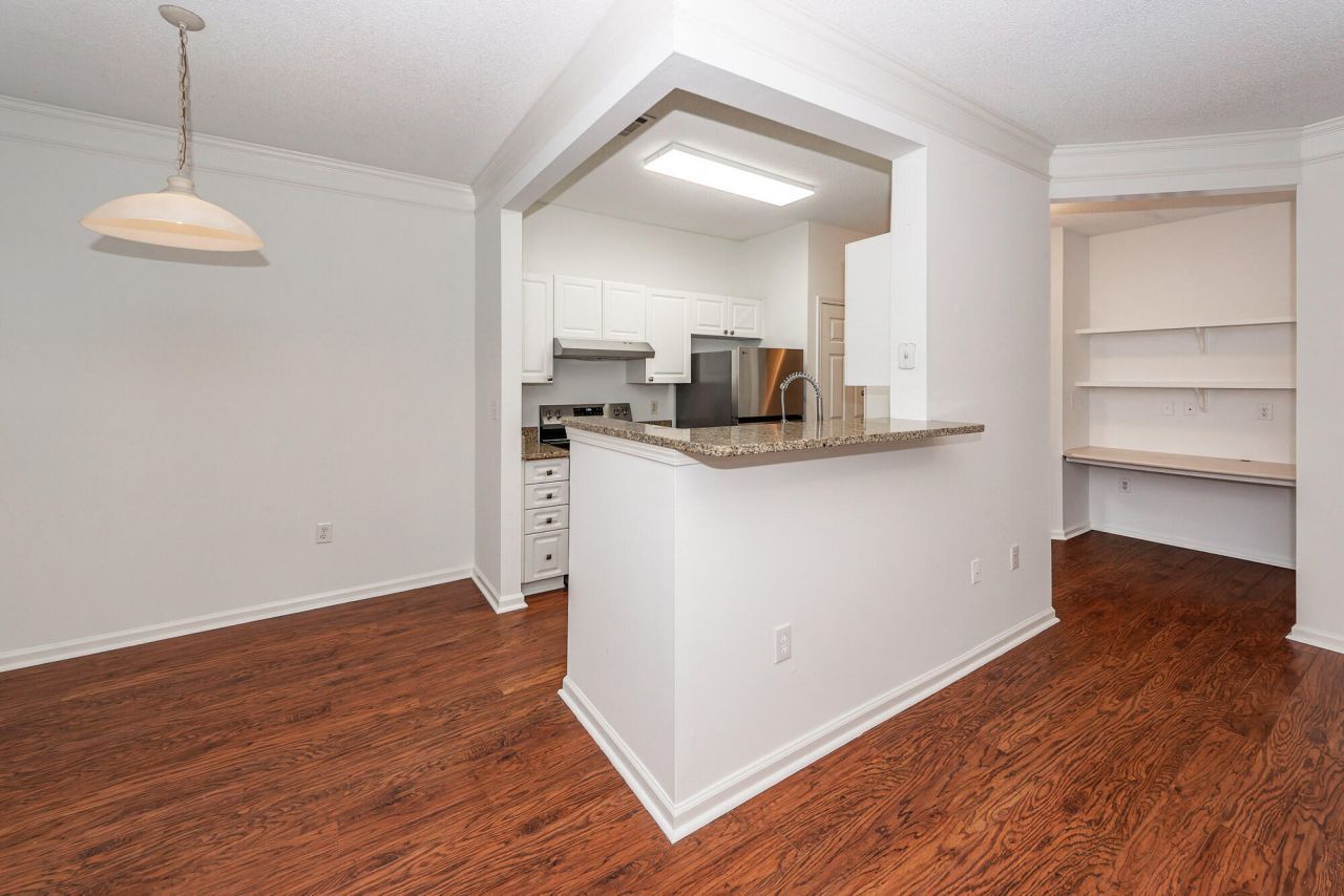 1714 Chatelain Way Photo 30