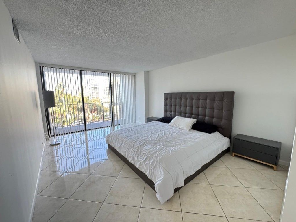 200 Leslie Drive, Unit 523, Hallandale Beach, FL 33009 Photo