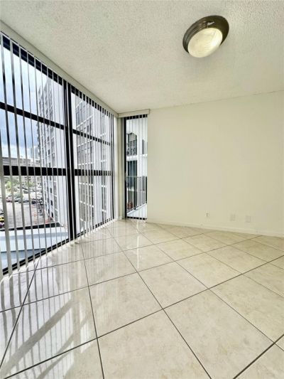 200 Leslie Drive, Unit 523, Hallandale Beach, FL 33009 Photo