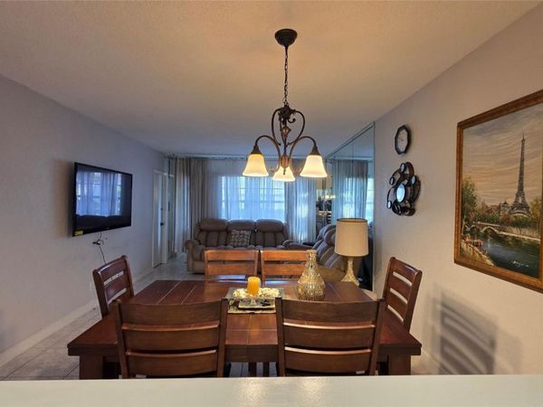 5111 W Oakland Park Blvd, Unit 104, Lauderdale Lakes, FL 33313