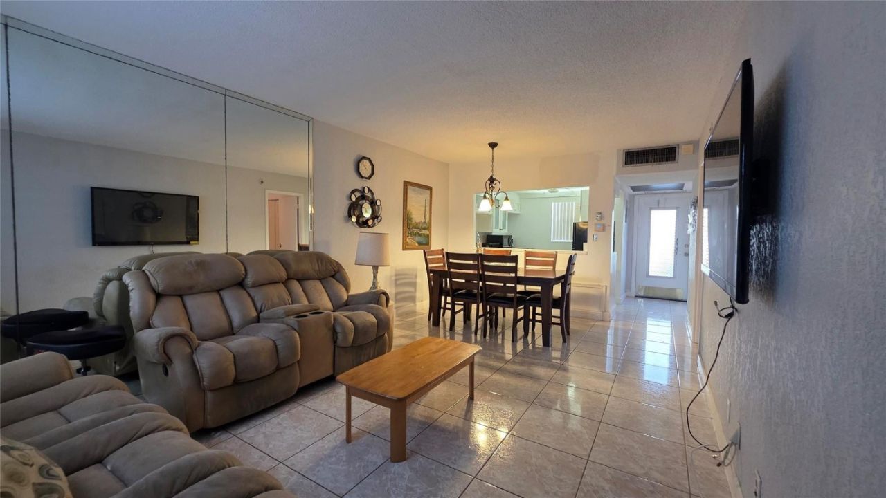 5111 W Oakland Park Boulevard, Unit 104, Lauderdale Lakes, FL 33313 Photo